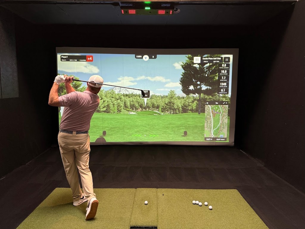 COR-Golf Cafe and Lounge - gallery