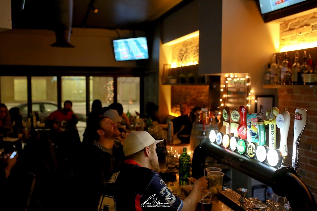 Mulligans Golf Bar - gallery