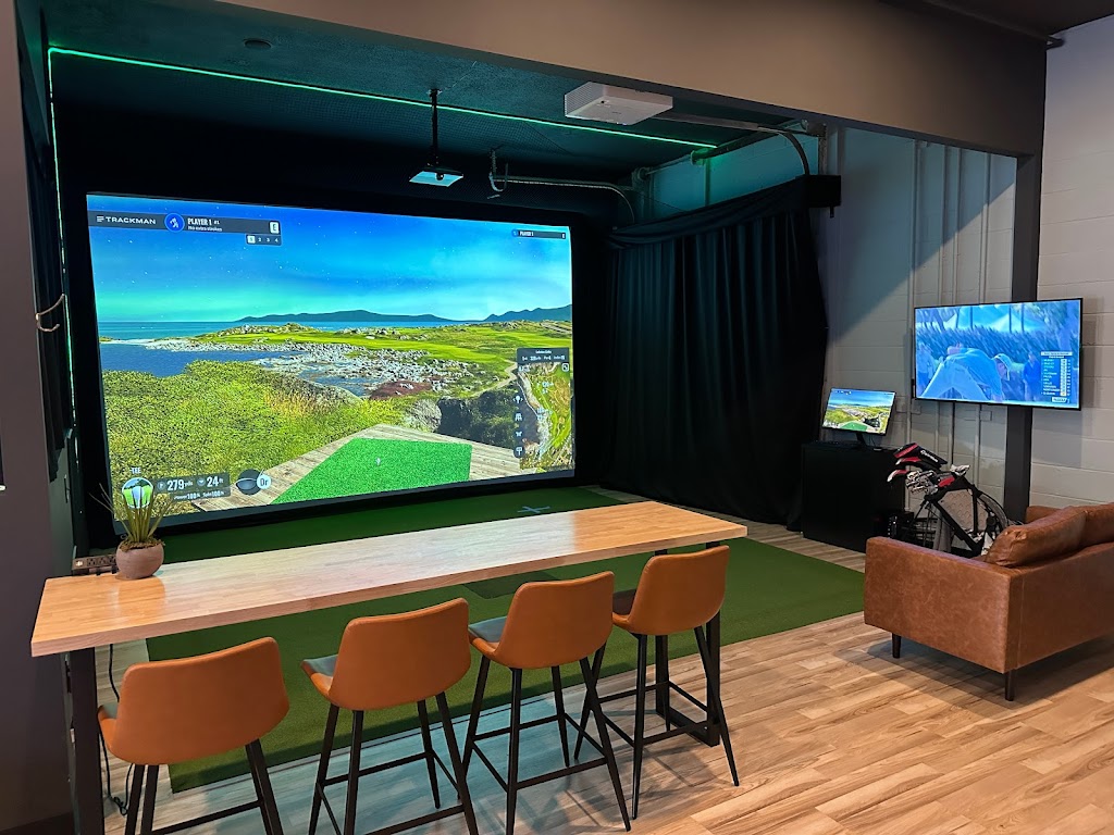 Shoreline Golf House - featured