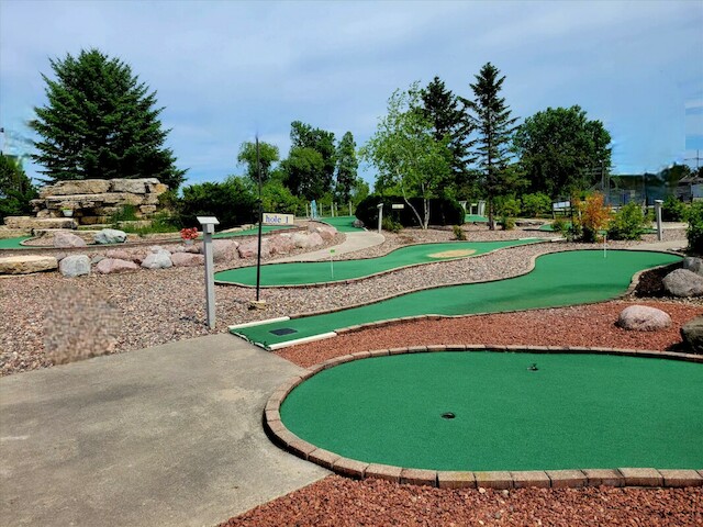 Stingers Golf and Recreation - gallery