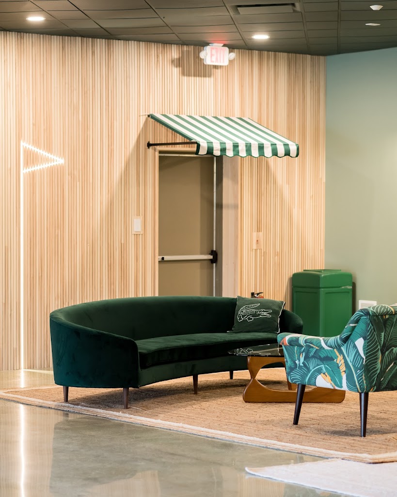 Coach Club - gallery