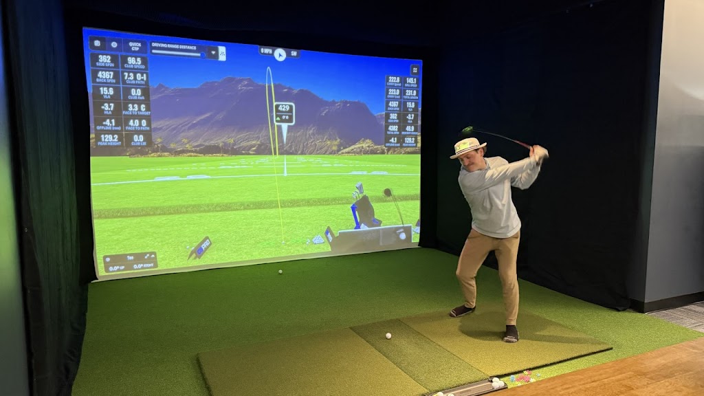 Mulligan's Indoor Golf - gallery