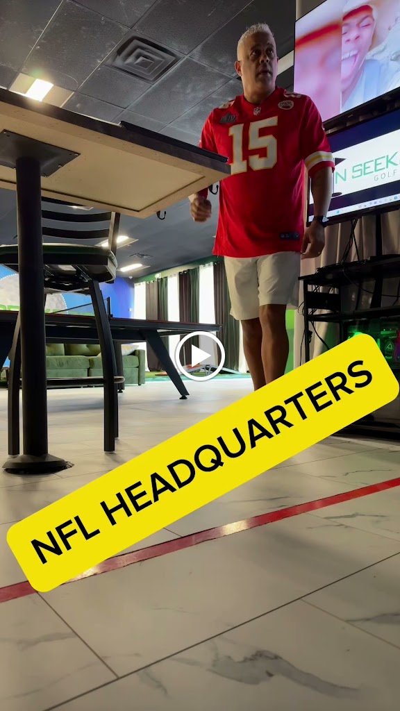 Pin Seeker's Golf Lounge - gallery