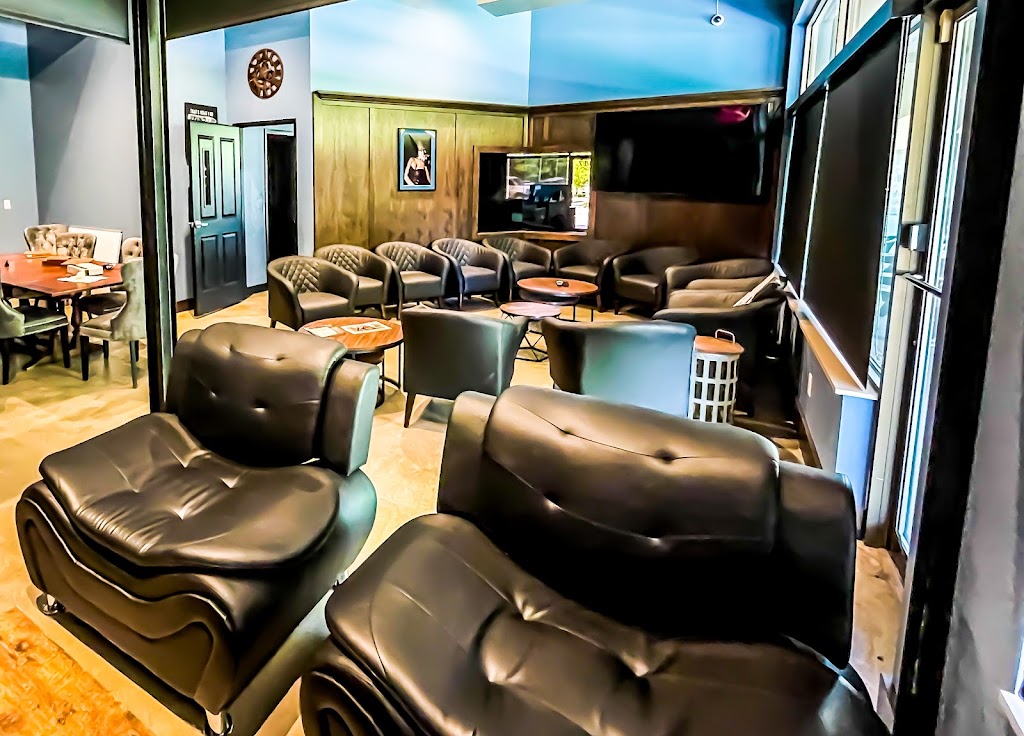 V's Bogeys & Stogies - gallery