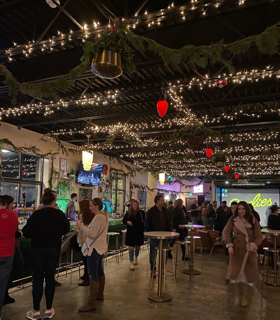 Birdies Indoor Golf and Cocktail Bar Long Island - gallery