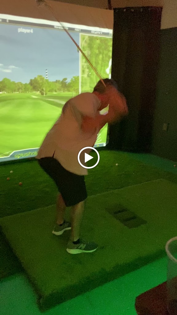Garage 18 Golf - The Indoor Golf Simulator Lounge - gallery