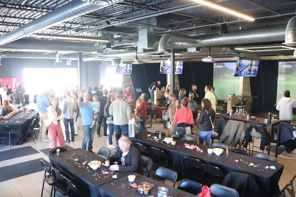 Avid Caddie Golf Lounge - gallery