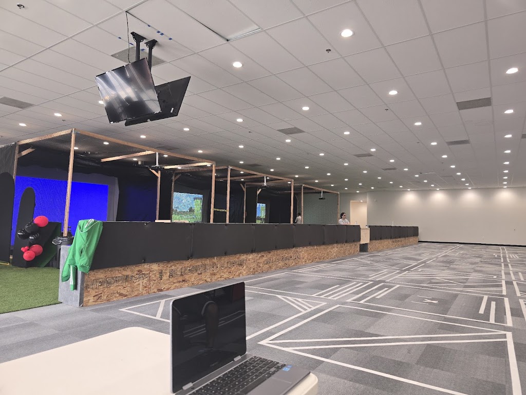 SurgeVR Arena & Golf Lounge - gallery
