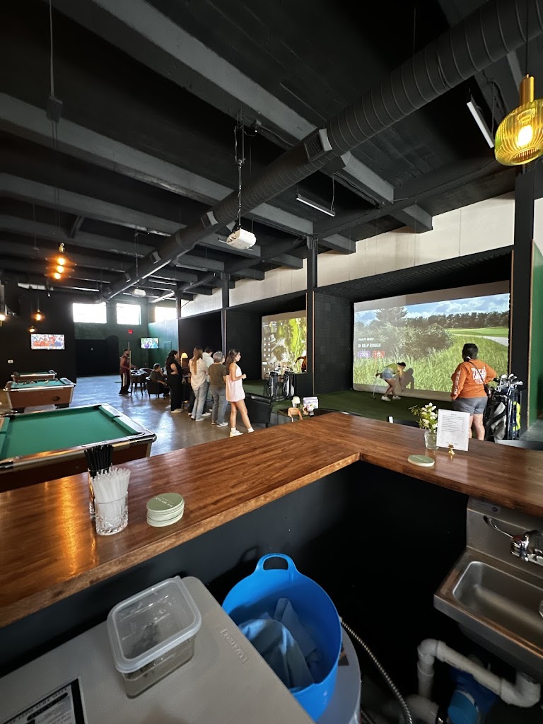 The Villa Golf Lounge & Bar - gallery