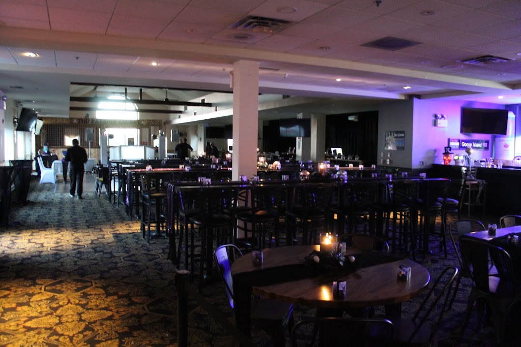 The Patriot Lounge | Bar & Grille - Golf Simulators, Axe Throwing & Events - gallery