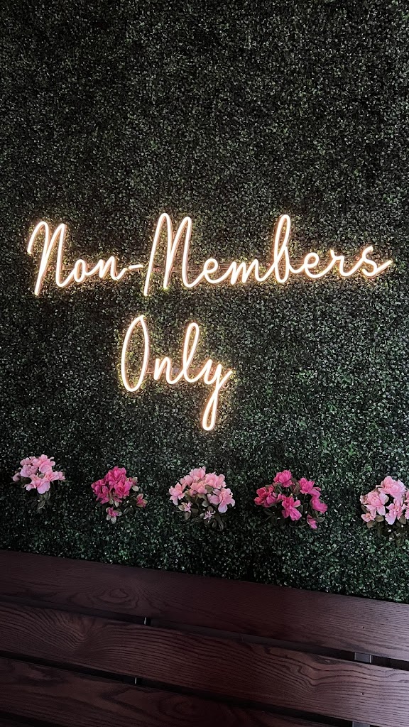 South Broadway Country Club - review