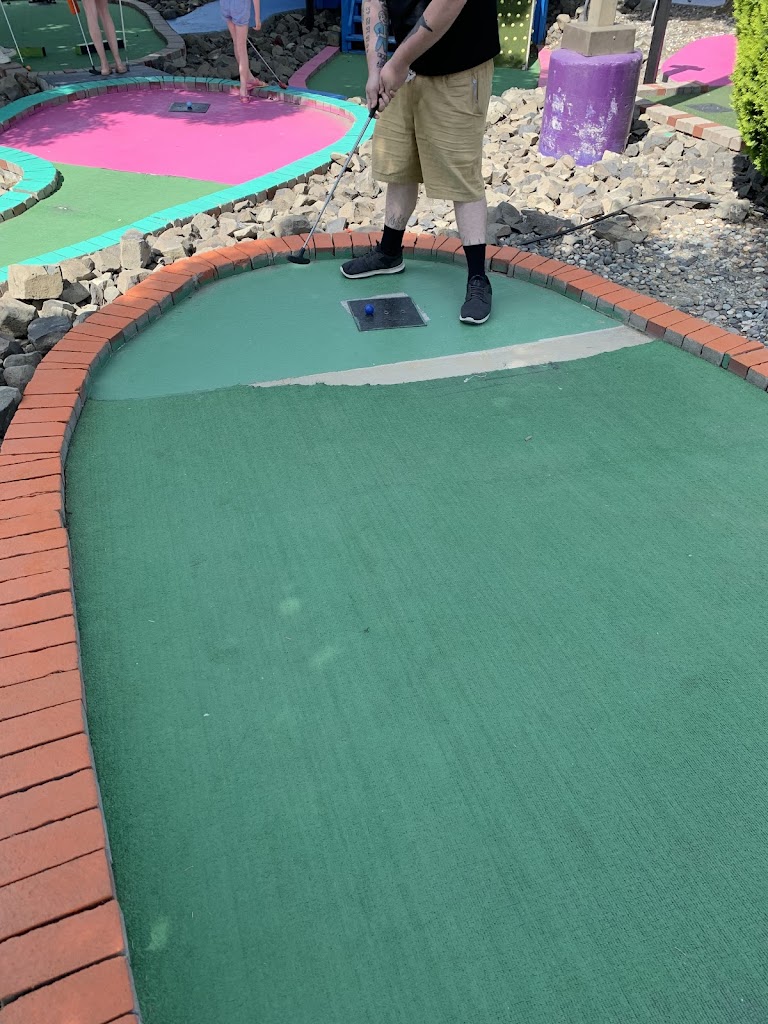 Golf Universe - review