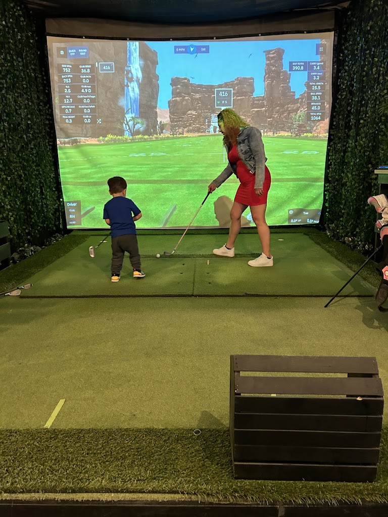 Challenger Bay Indoor Golf & Sports Bar - review