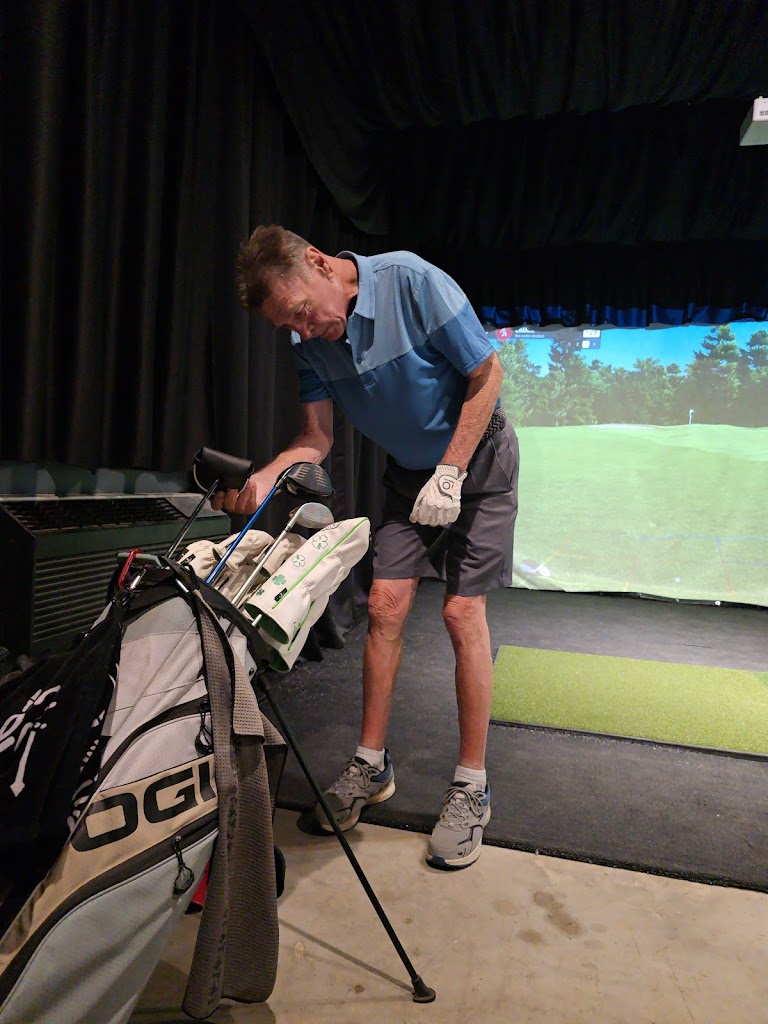 Divots Indoor Golf - review