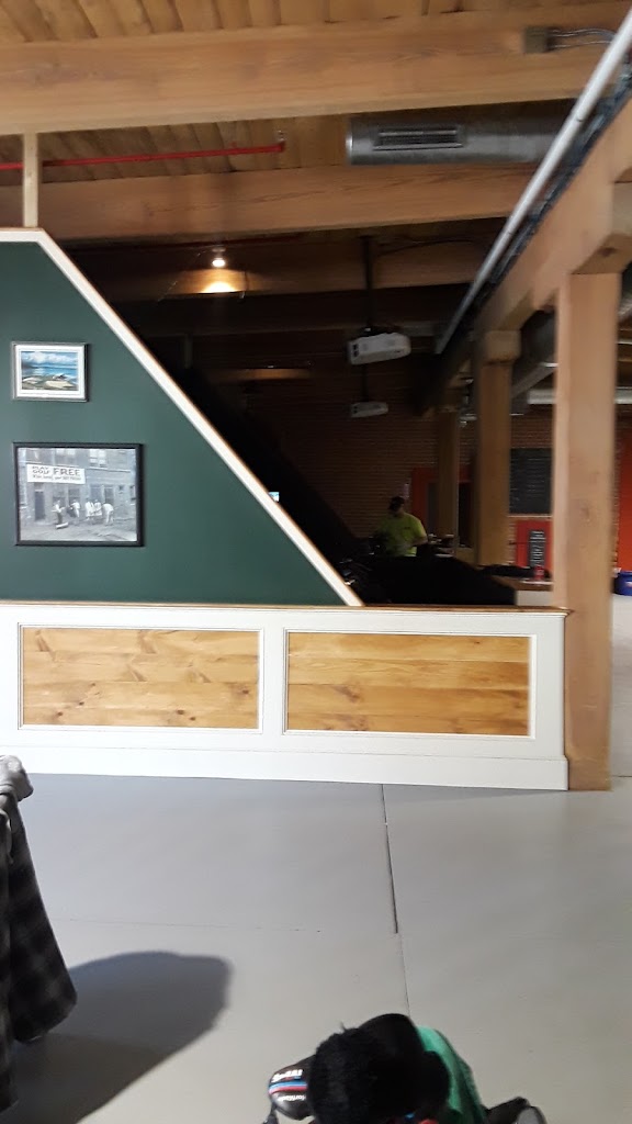 Mully's Indoor Golf Lounge - review