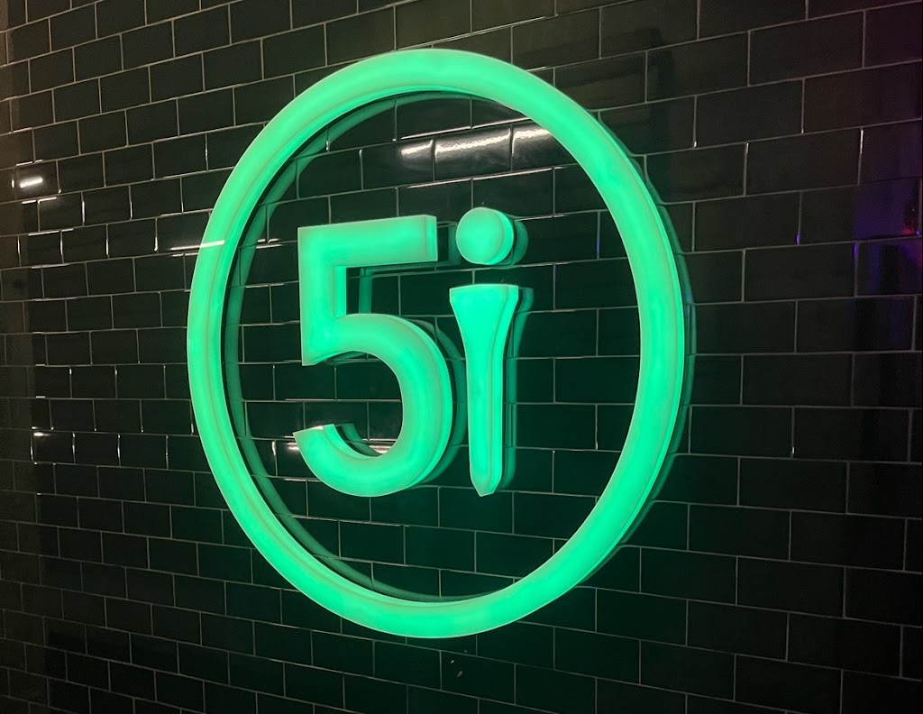 Five Iron Golf - review