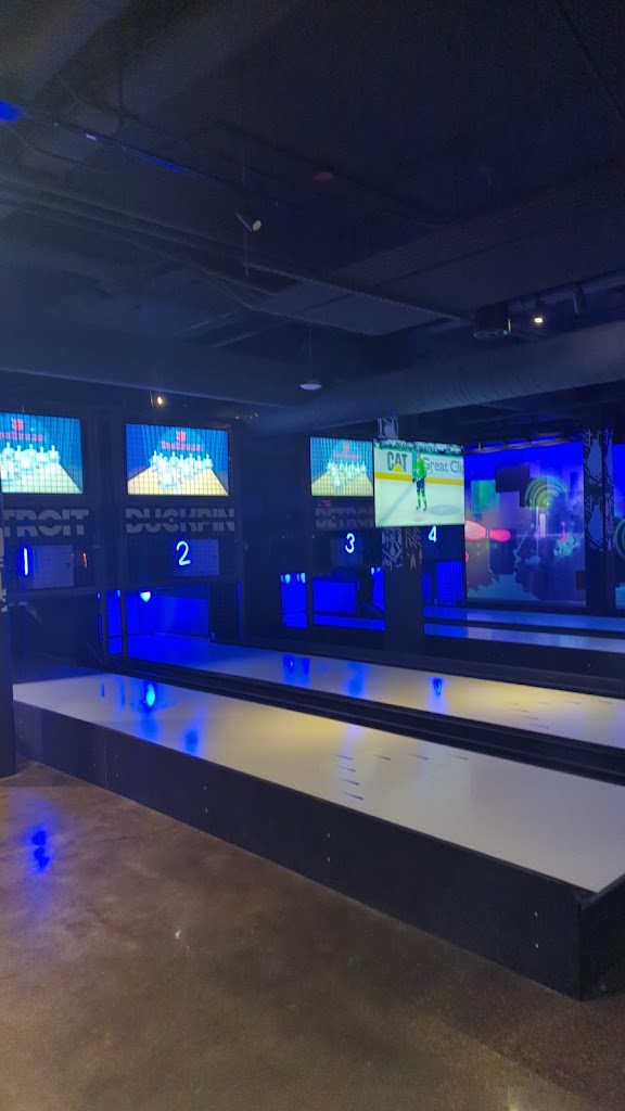 Five Iron Golf - review