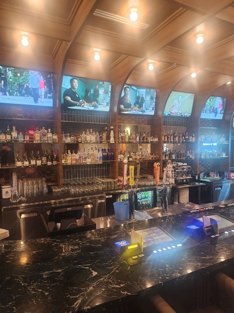 J Bar & Golf Lounge - review