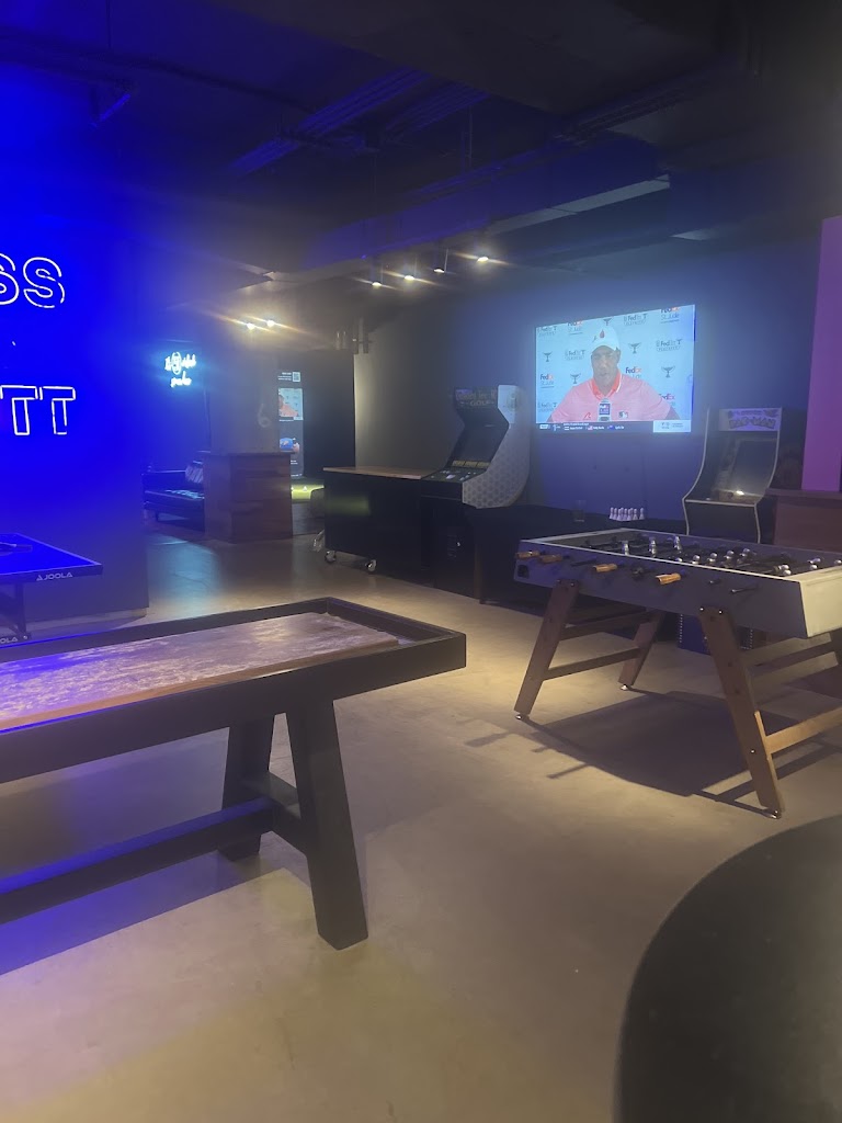 Five Iron Golf - review