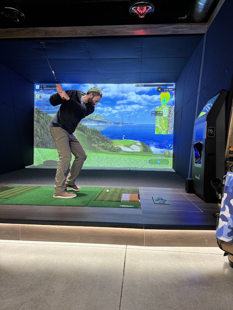 Avid Caddie Golf Lounge - review