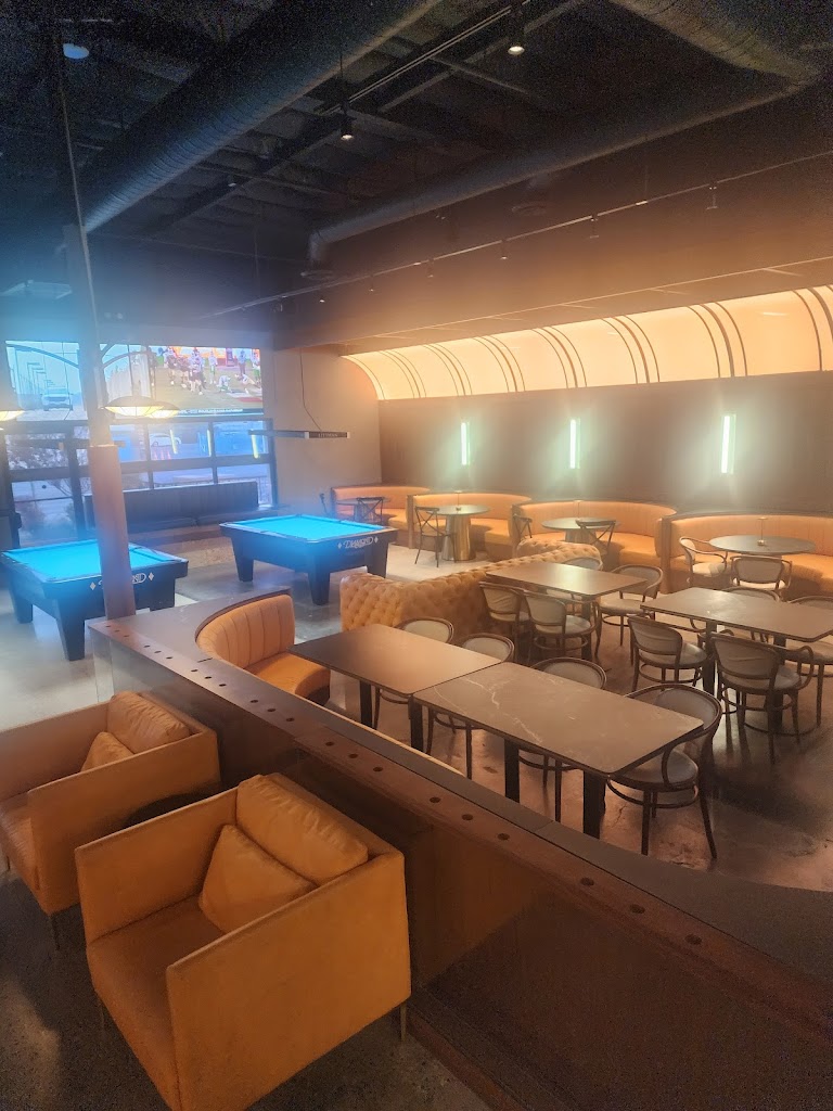 J Bar & Golf Lounge - review